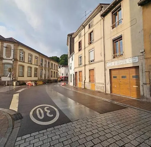 Maison Avec Garage Et Terrasse Quartier Historique *